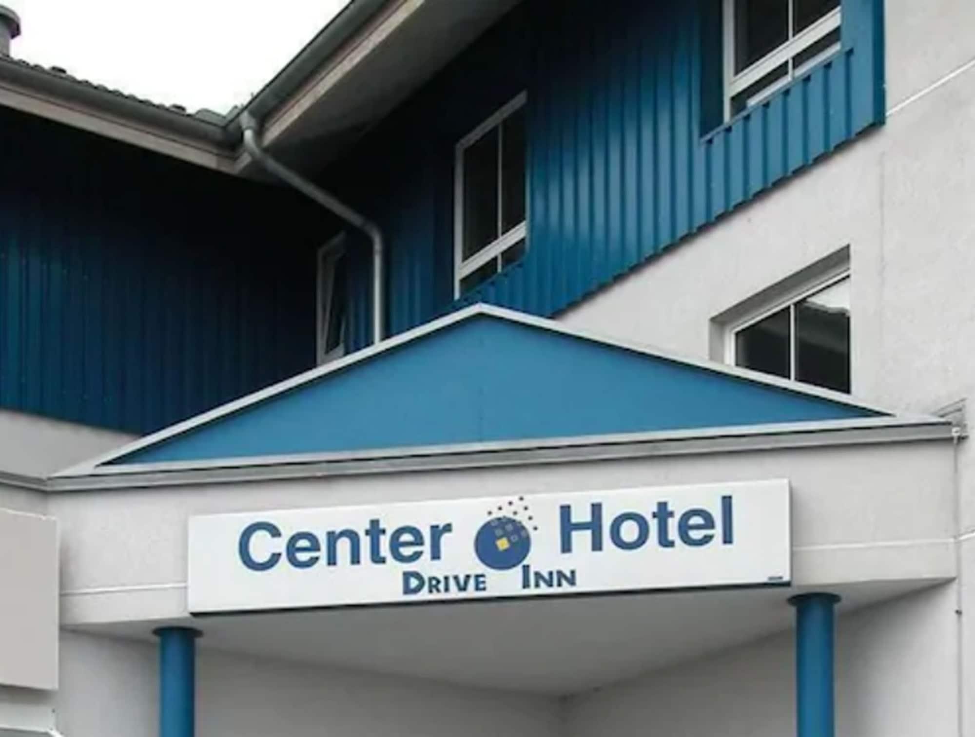 Vista Exterior Center Hotel Drive Inn