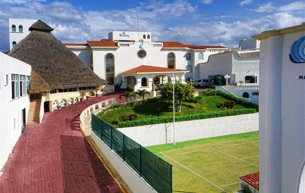 Hotel y Museo Casa Turquesa - Hoteles cerca de Playa Marlín en Cancún