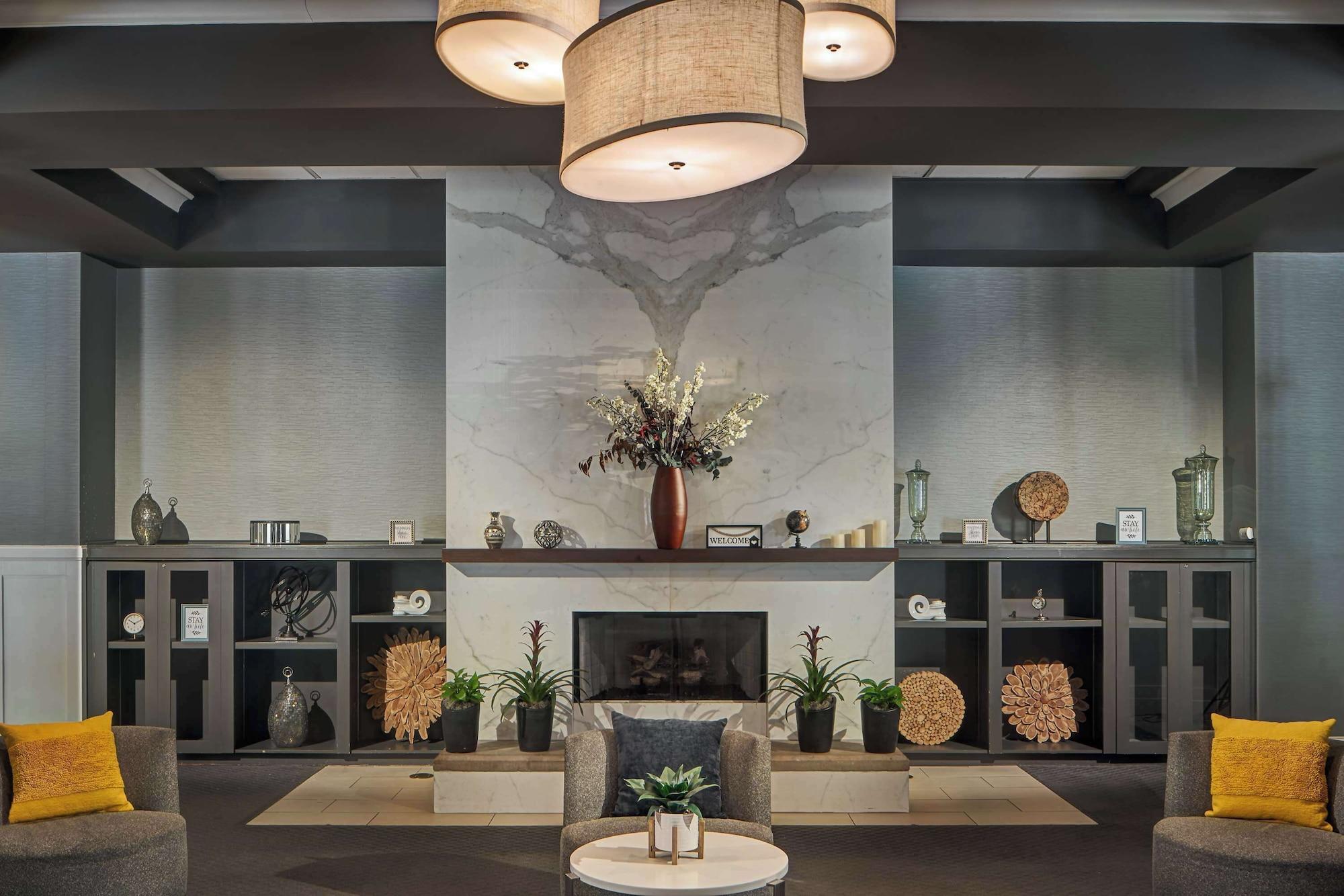 Vista Lobby Sonesta Atlanta Airport South