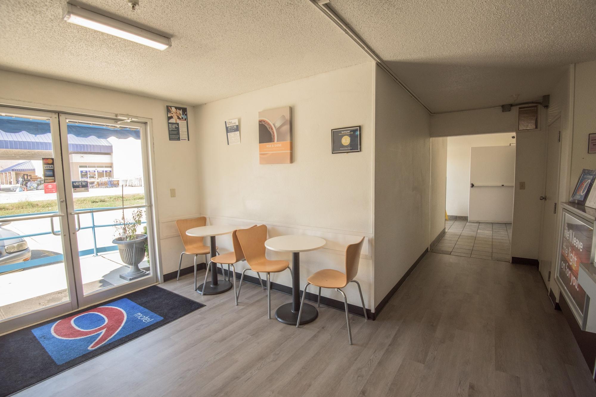 Vista Lobby Motel 6 New Iberia, LA