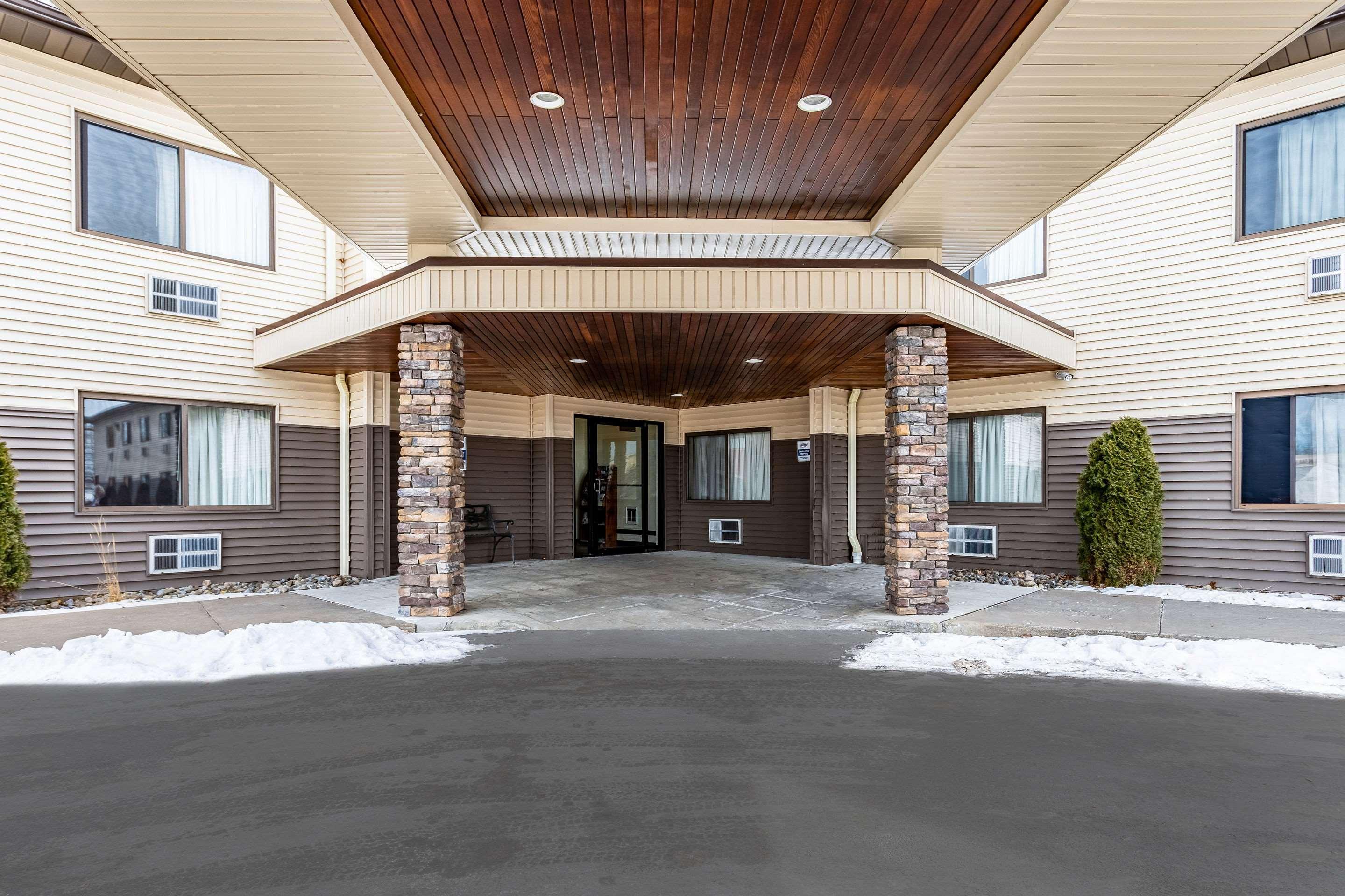 Vista Exterior Econo Lodge Ithaca Area