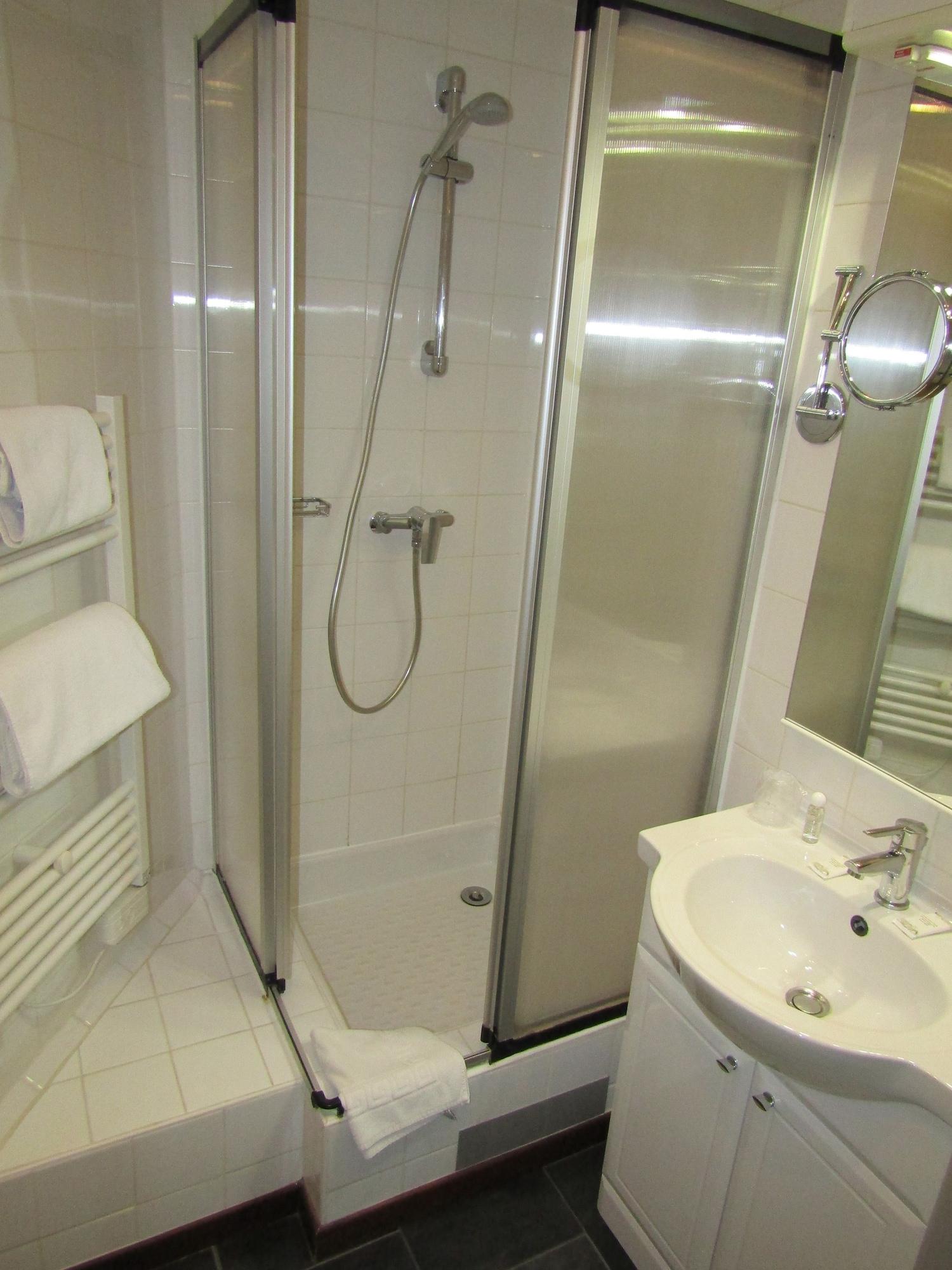 Equipamiento de Habitación Hôtel Fifi Moulin