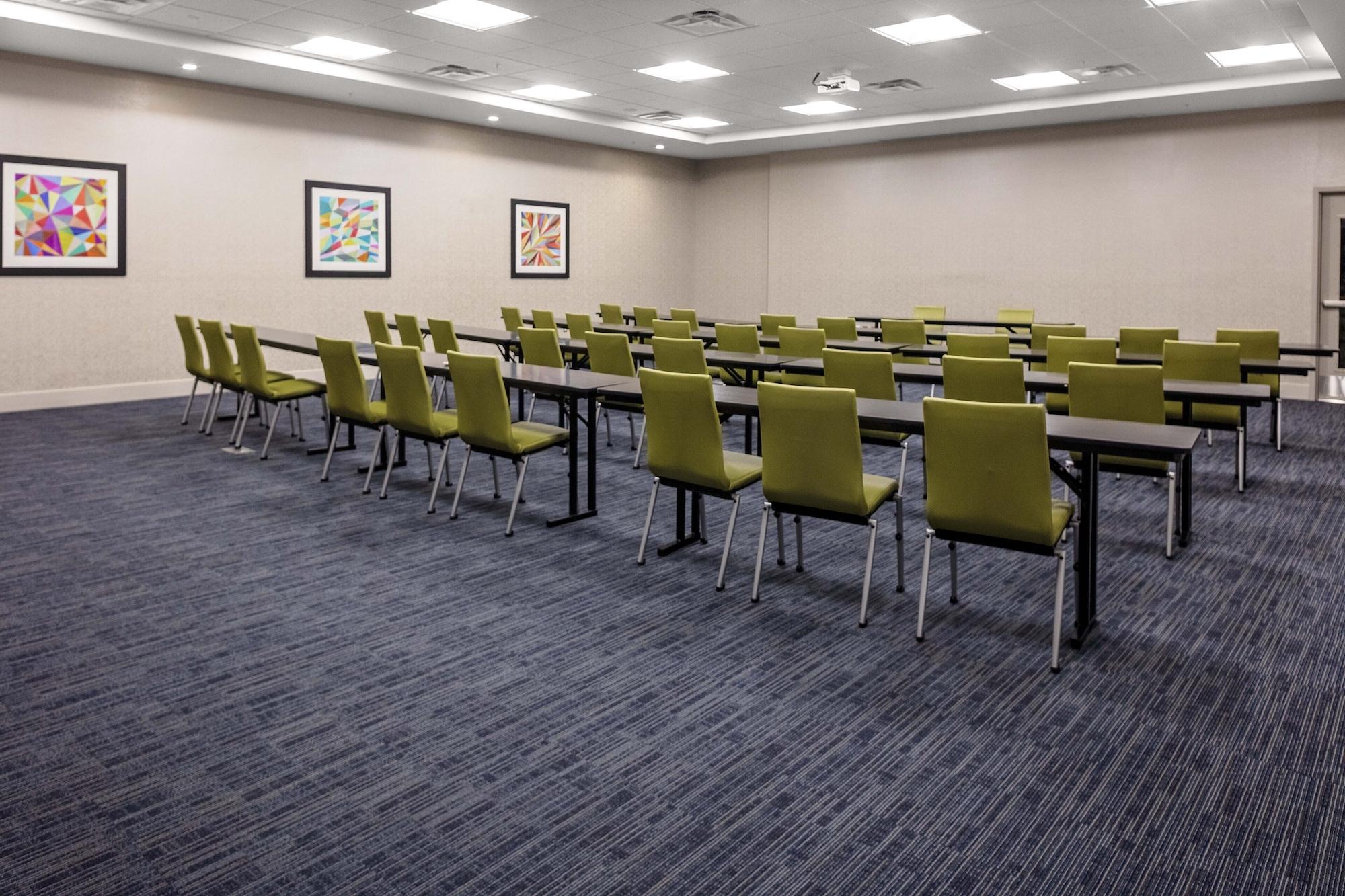 Sala de Reuniones Holiday Inn Express & Suites Madison by IHG