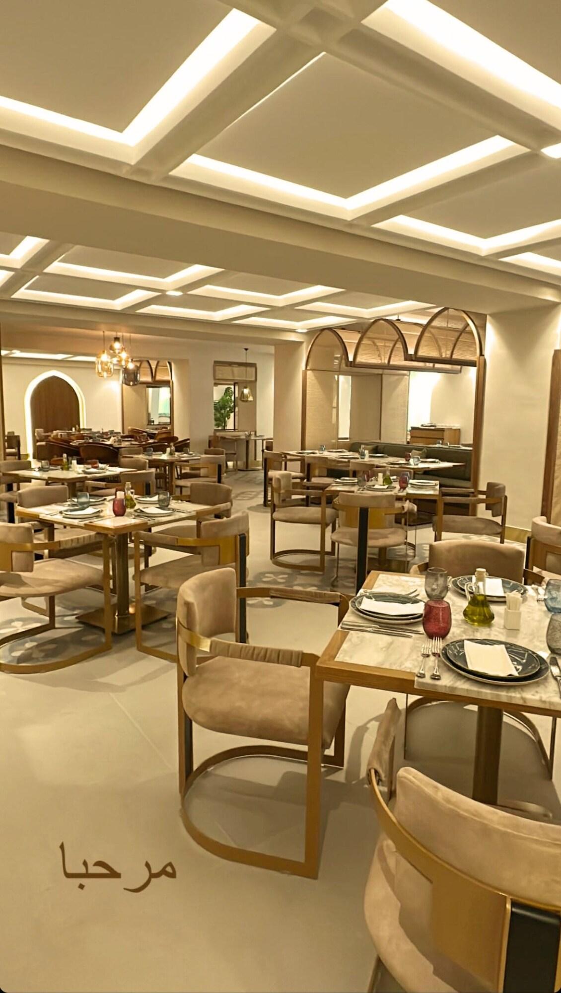 Restaurant Maroko Bayshore Suites