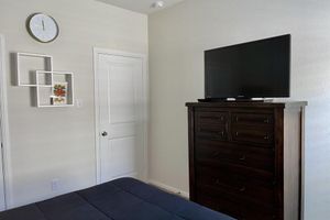 Alquiler Vacacional - Cozy Residential Home with Designated Work Space