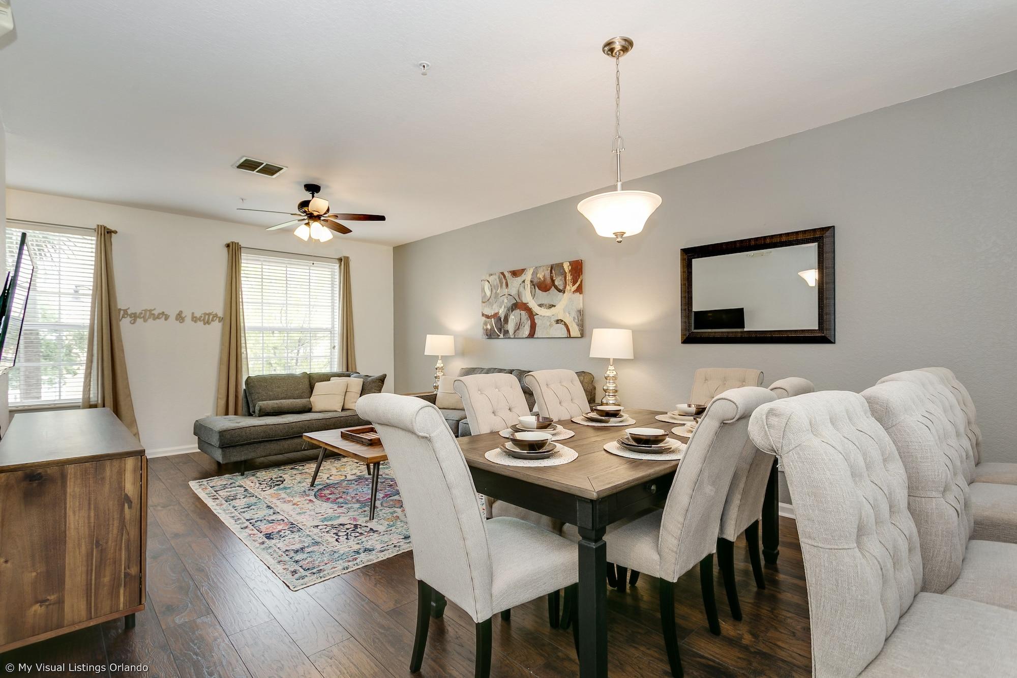 Restaurant NEW Tastefully Designed Town Home. Close to Attractions, Steps From Convention Center! 3br/3ba #3vc138