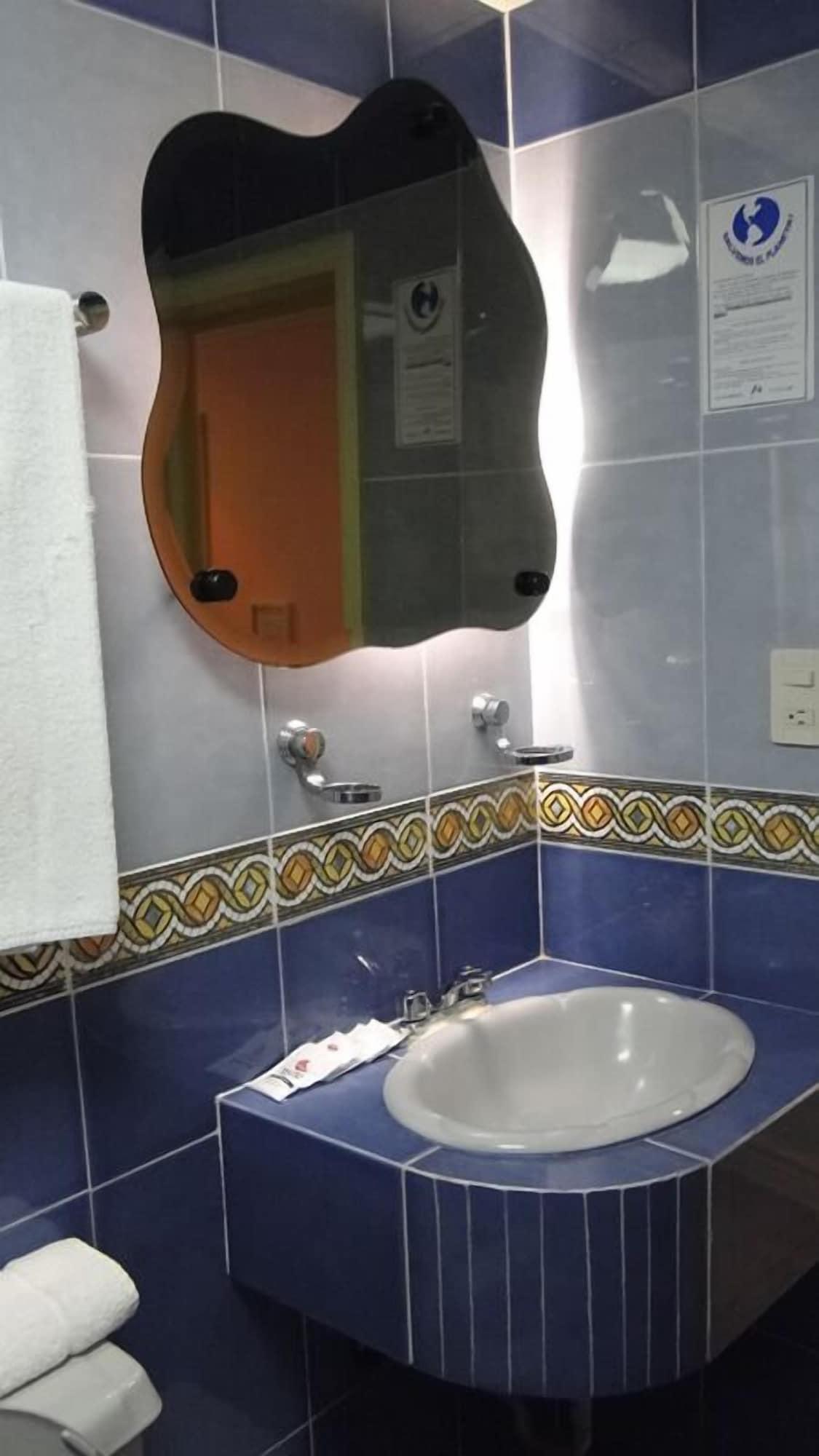 Equipamiento de Habitación Hotel Cuellar