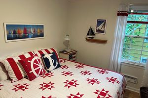 Alquiler Vacacional - We call it Urban Paradise- spacious home in Ypsilanti with lots of outdoor fun.