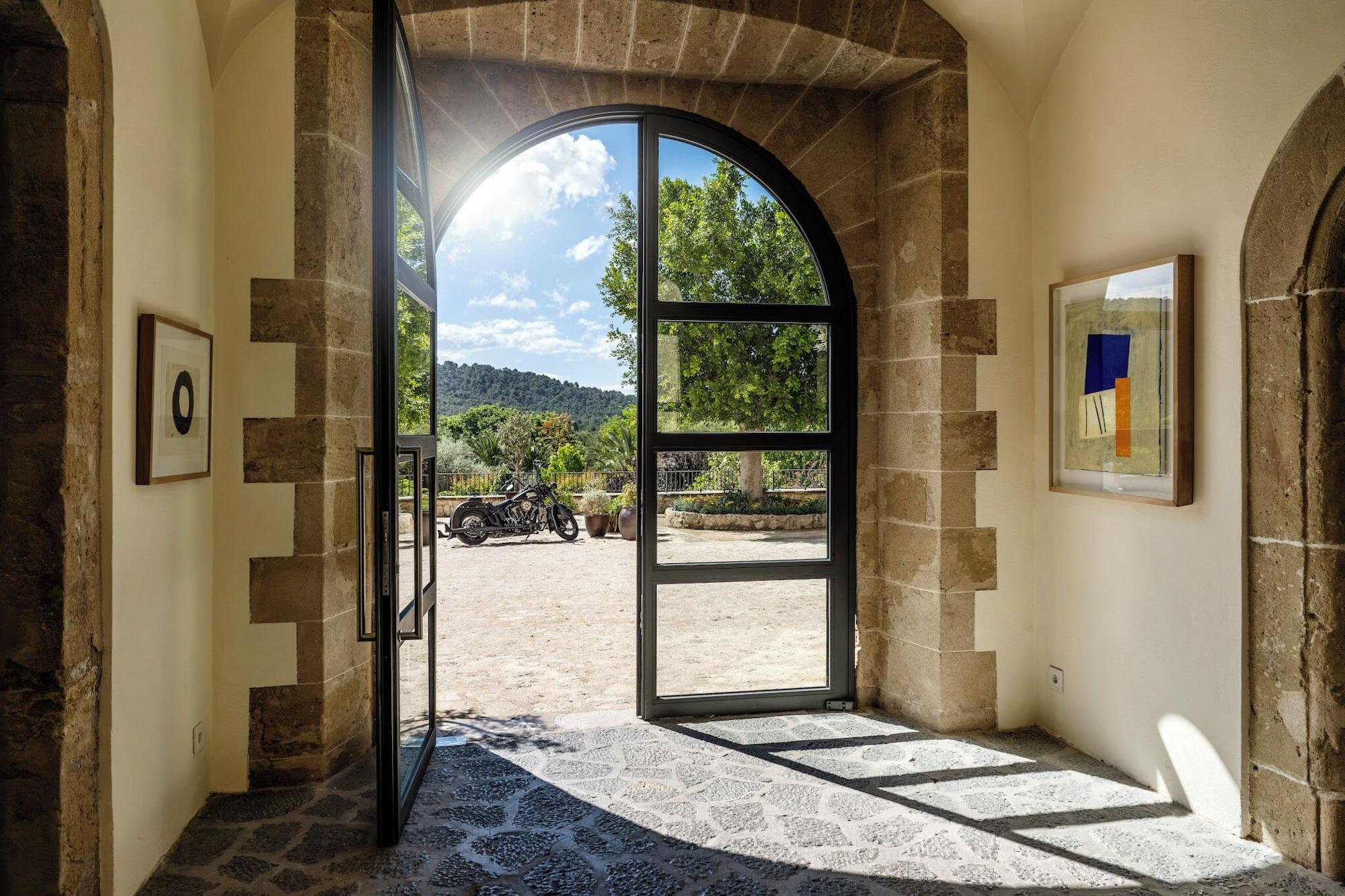 Vista Lobby Castell Son Claret - The Leading Hotels of the World
