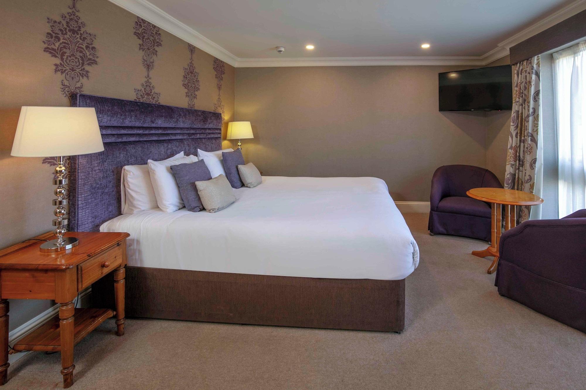 Varios Knights Hill Hotel & Spa