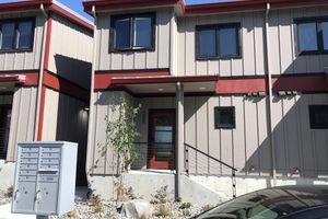 Alquiler Vacacional - Columbia Gorge Industrial Loft on 2nd Street - 2 bdrm plus Den