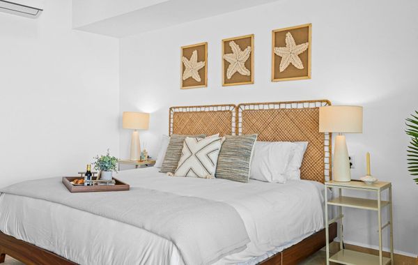 Stylish Beachfront 2BR - Balcony & Pools - Hoteles 3 estrellas en Puerto Vallarta, México