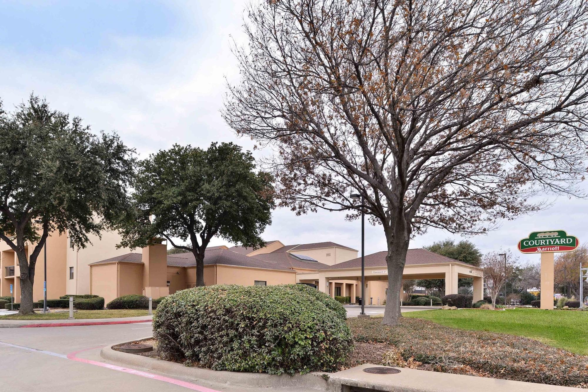 Vista Exterior Courtyard by Marriott Dallas Northwest