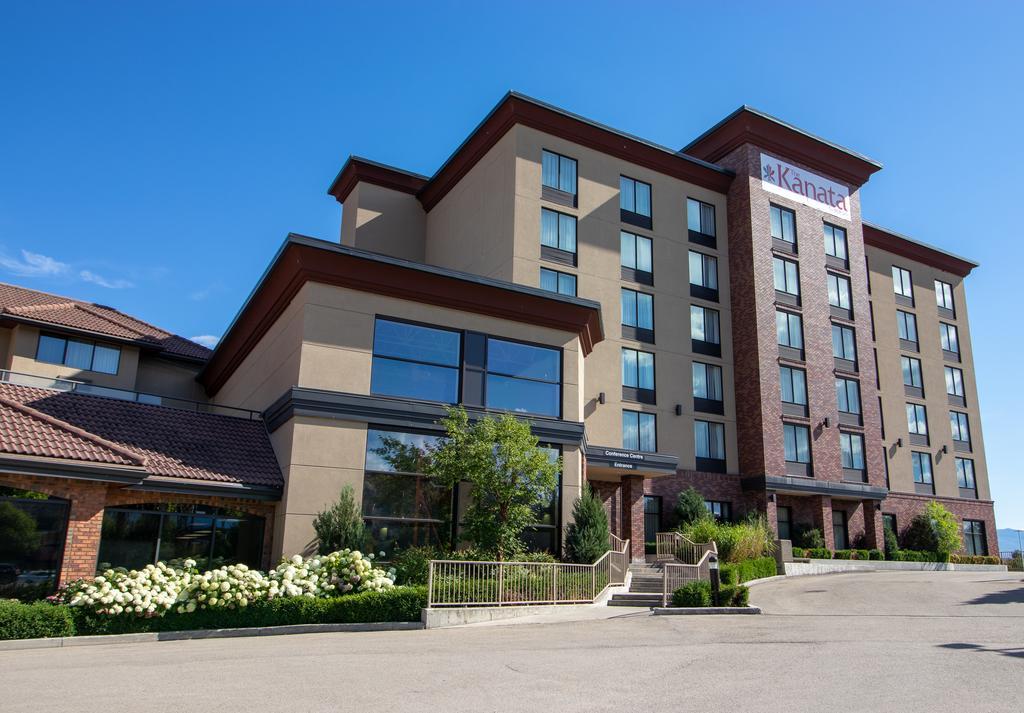 Vista Exterior Kanata Kelowna Hotel and Conference Centre