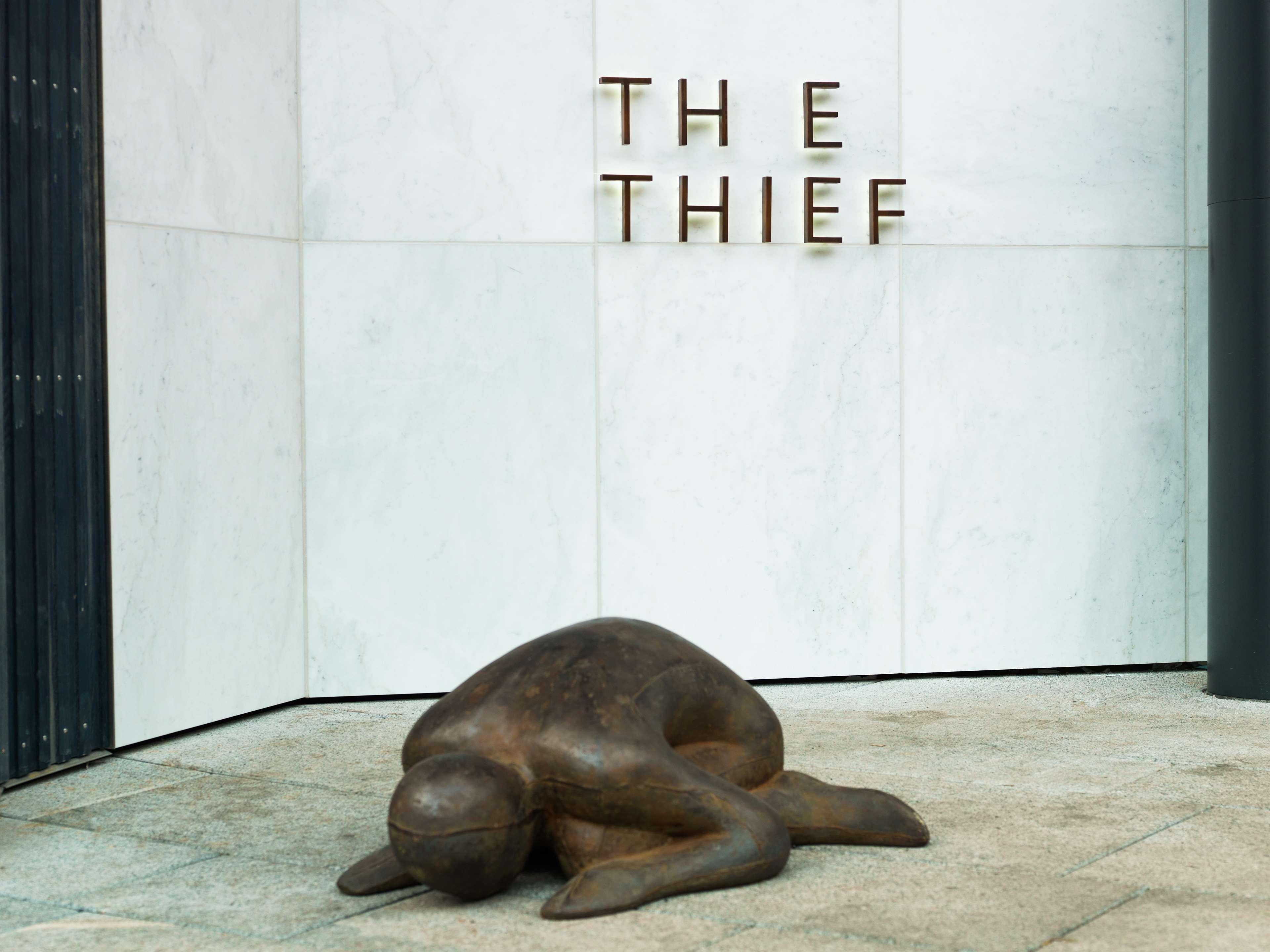 Playa THE THIEF
