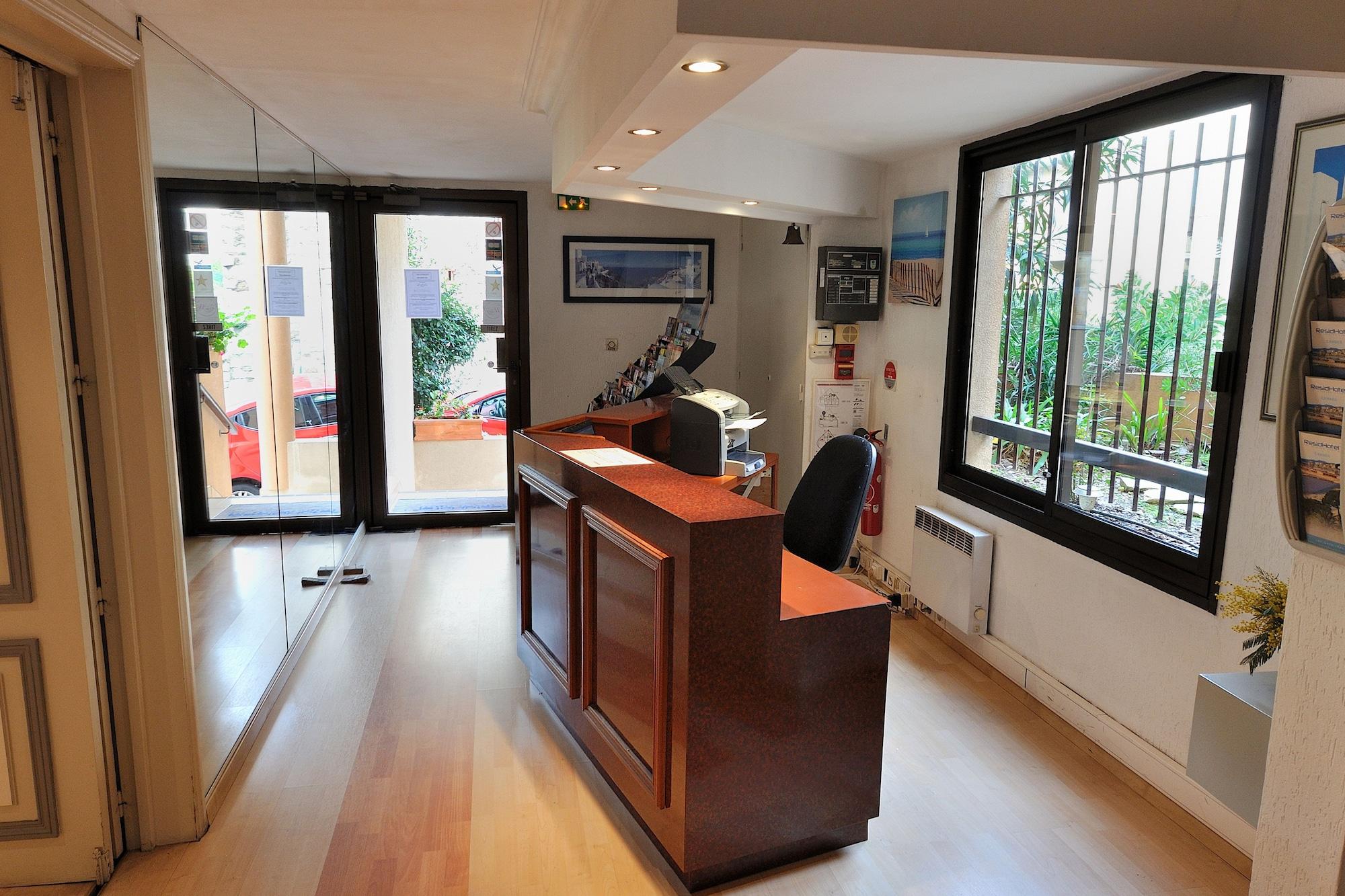 Vista Lobby Residhotel Les Coralynes