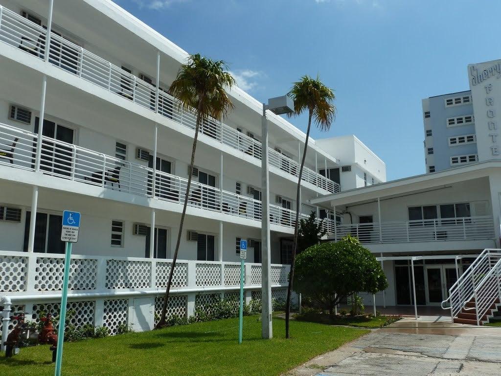 Hotel Collins Hotel
