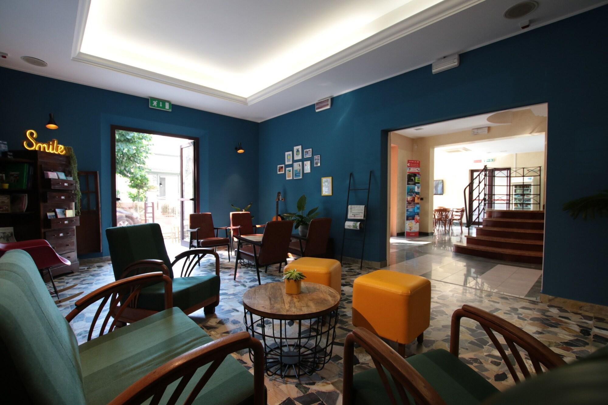 Bar/Salón Hotel Fra i Pini