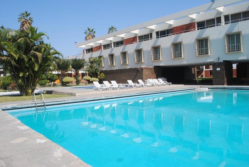 Vista Piscina Hotel Real Ica