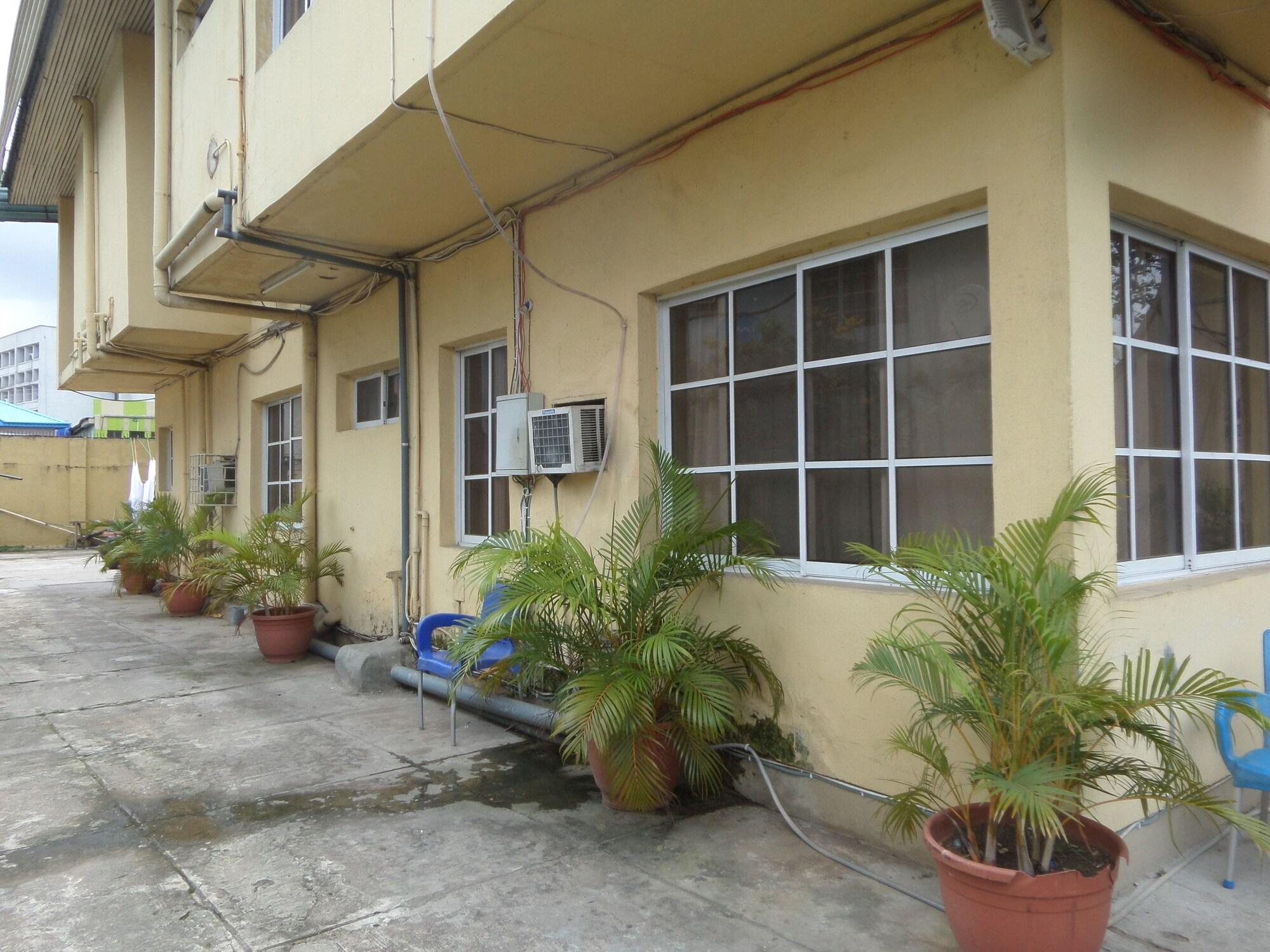 Vista Exterior Ikeja Transit Hotel Iyala
