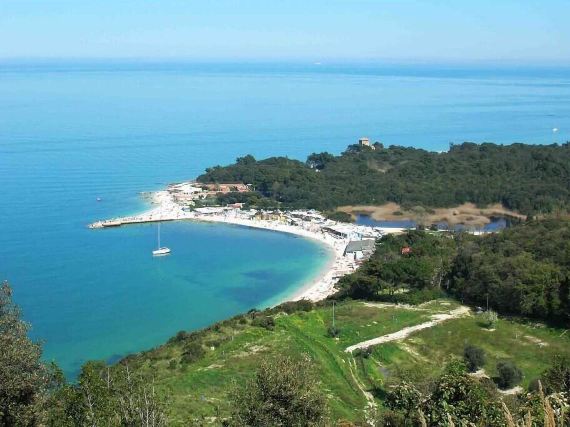 Playa Fiori Del Conero