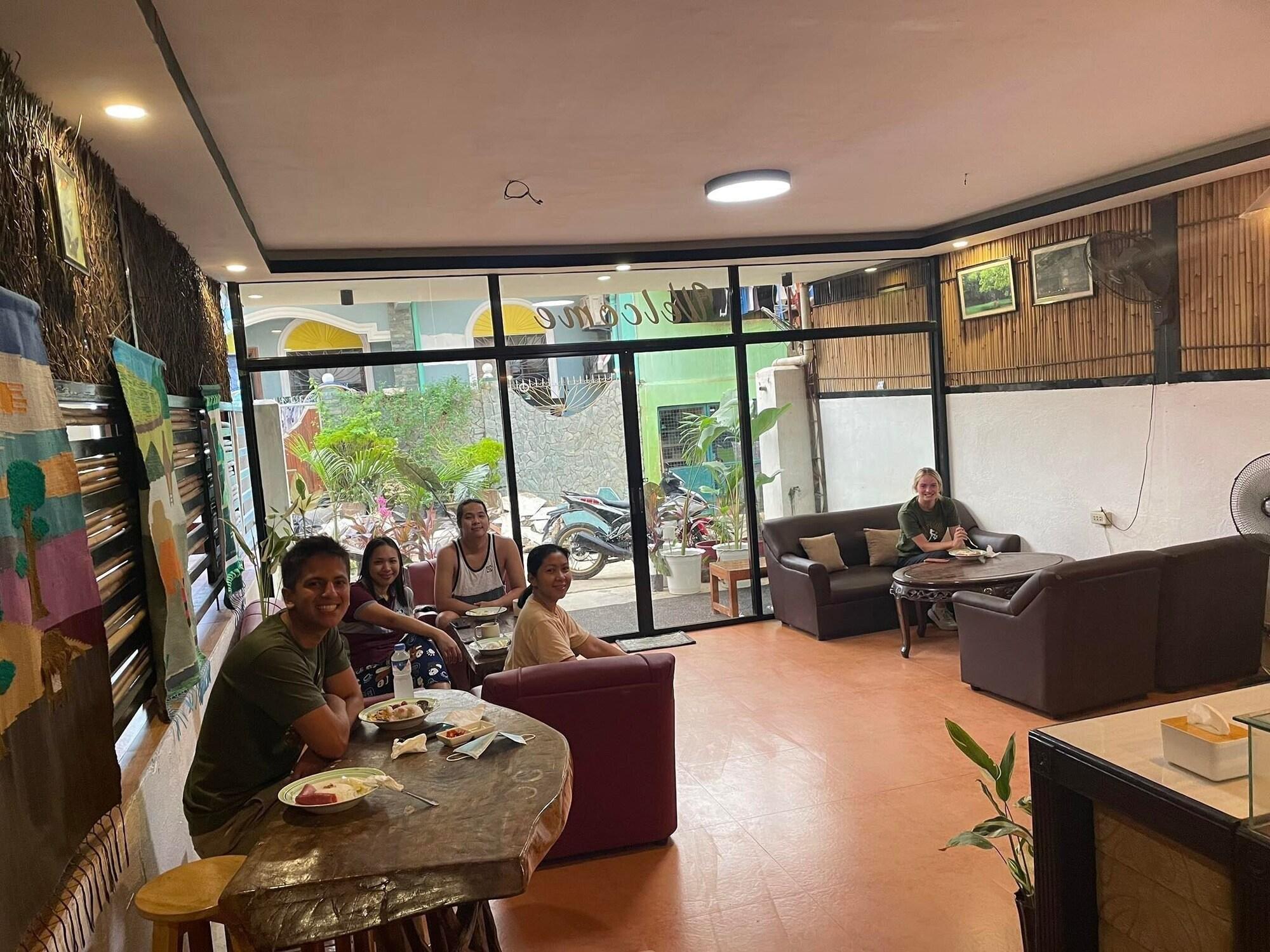 Comodidades del Alojamiento Bahay Ni Ate Bed and Breakfast