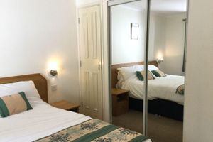 Alquiler Vacacional - Apartment at Clowance Estate and Country Club with luxury swimming pool