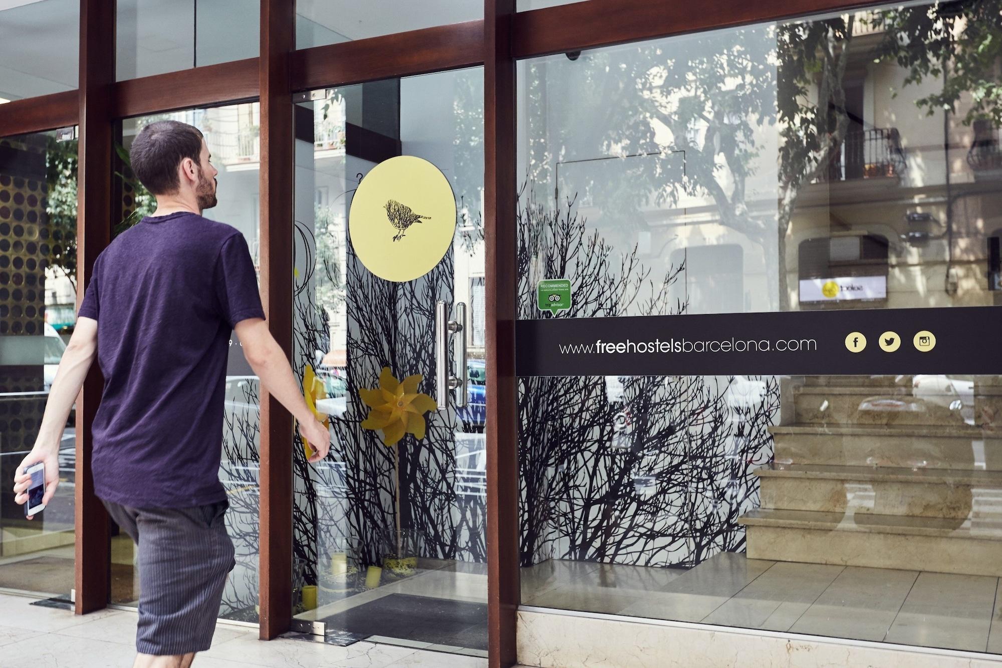 Vista Exterior Free Hostels Barcelona