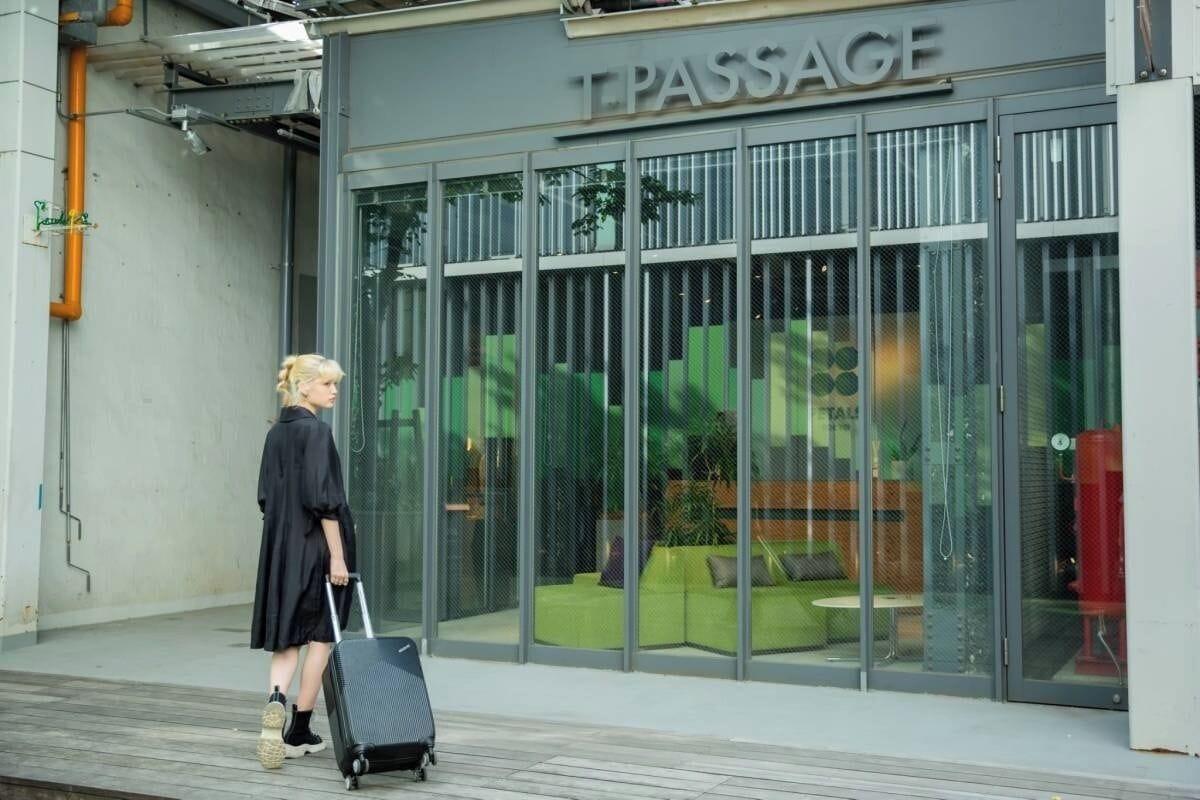 Vista Lobby PETALS TOKYO - Floating Hotel