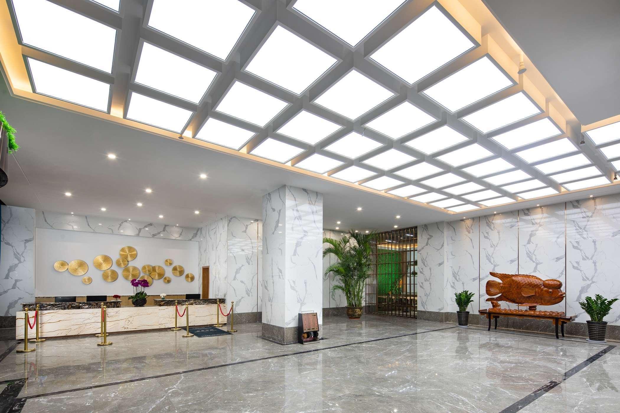 Vista Lobby Ramada Encore Wyndham Linyi