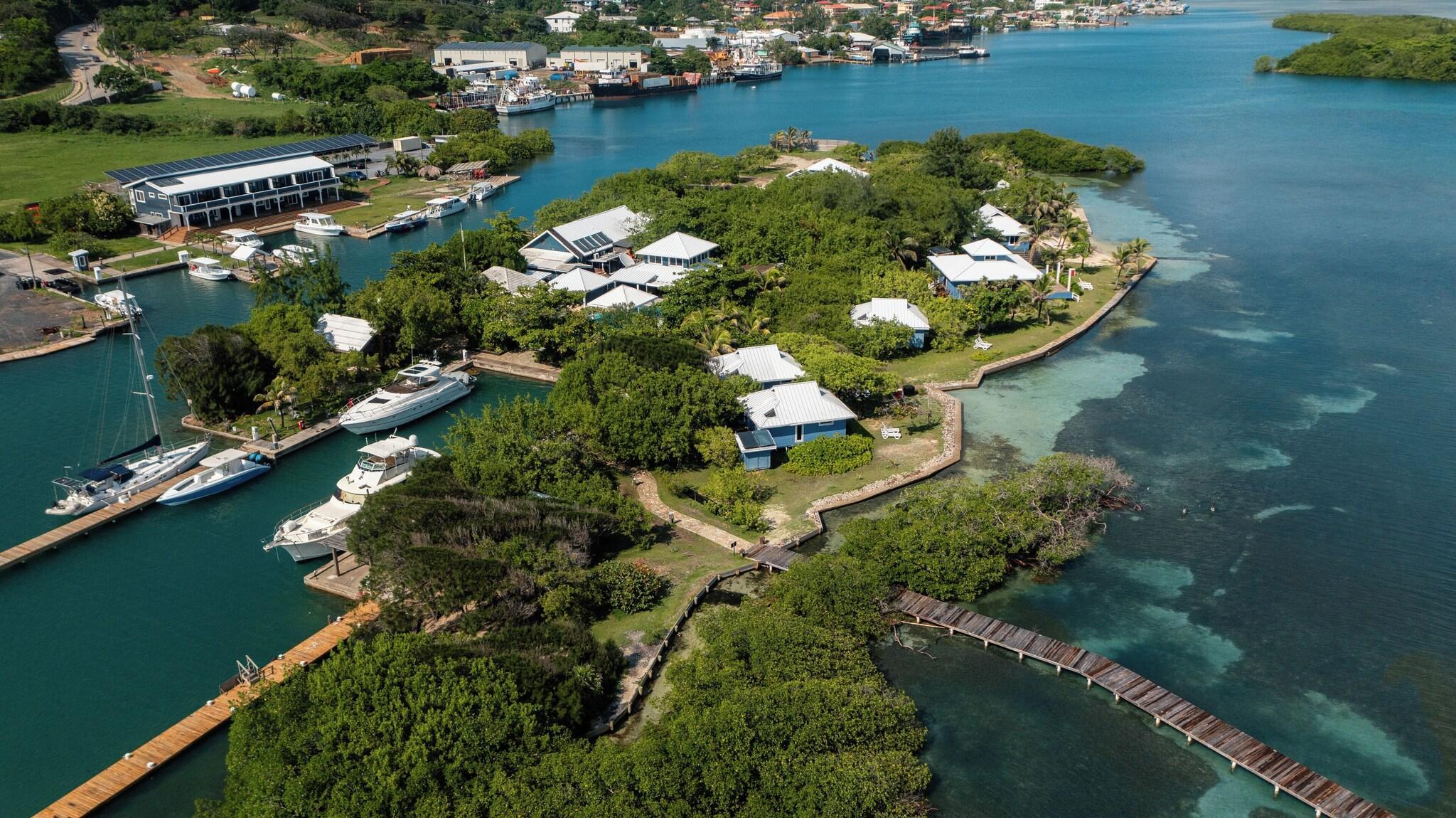 Vista Exterior Barefoot Cay Resort