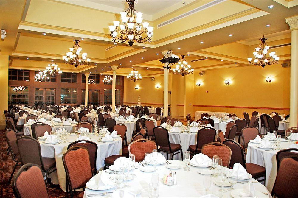 Historic Plaza Hotel by null
