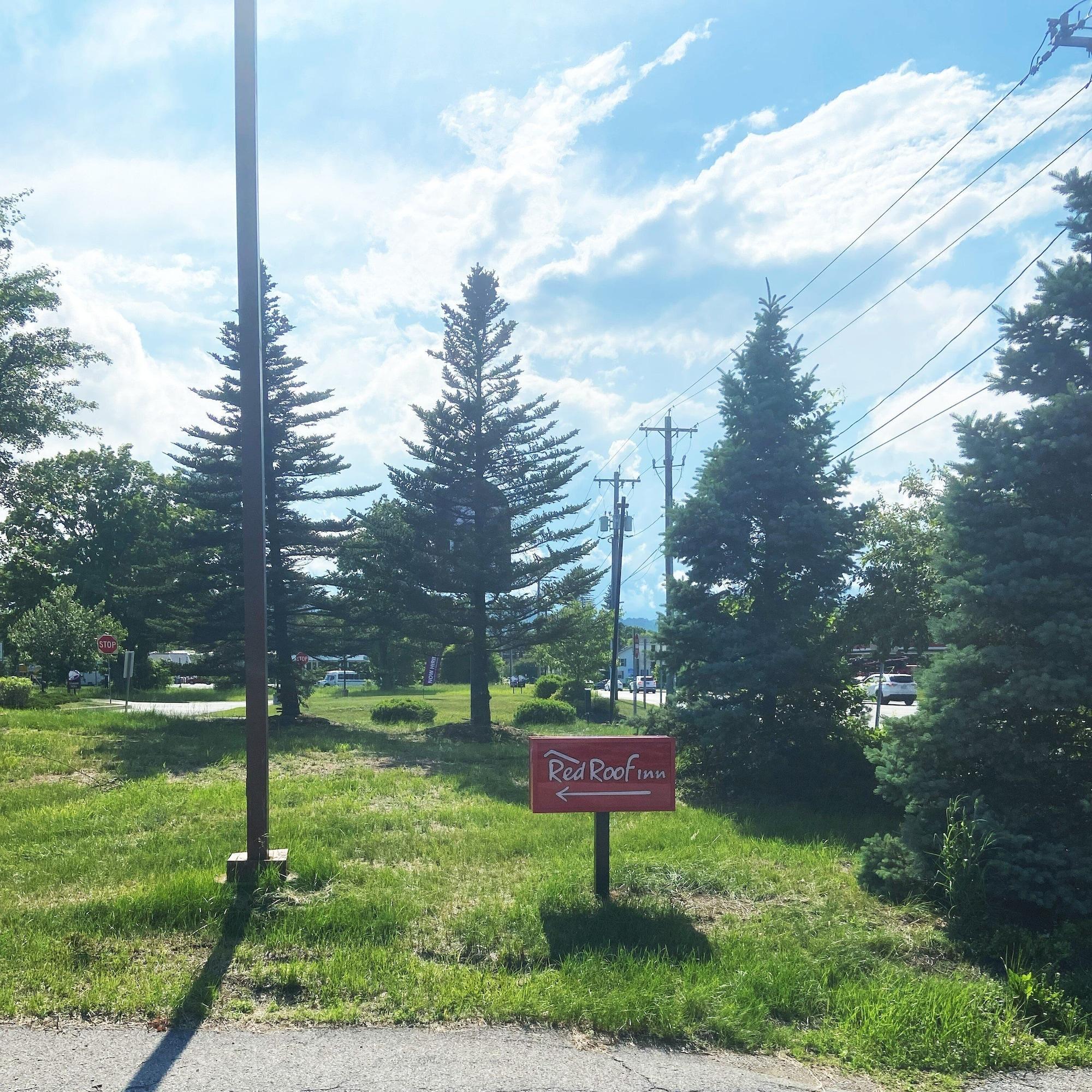 Vista Exterior Red Roof Inn Queensbury