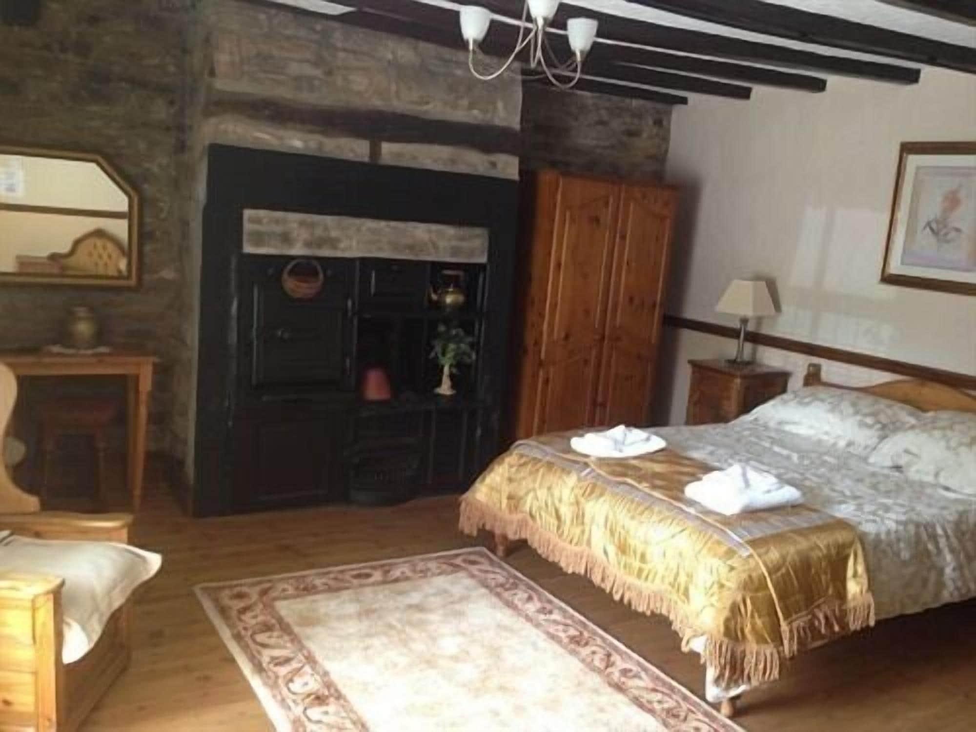 Varios The Old Mill Knitsley