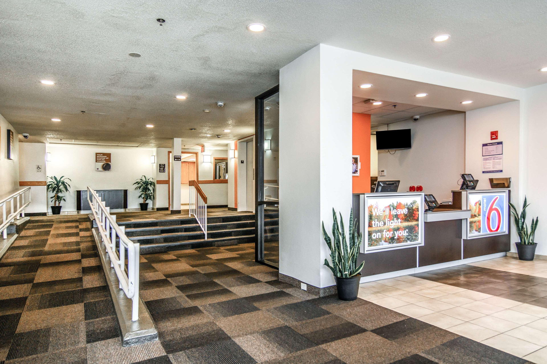 Vista Lobby Motel 6 Framingham, MA - Boston West