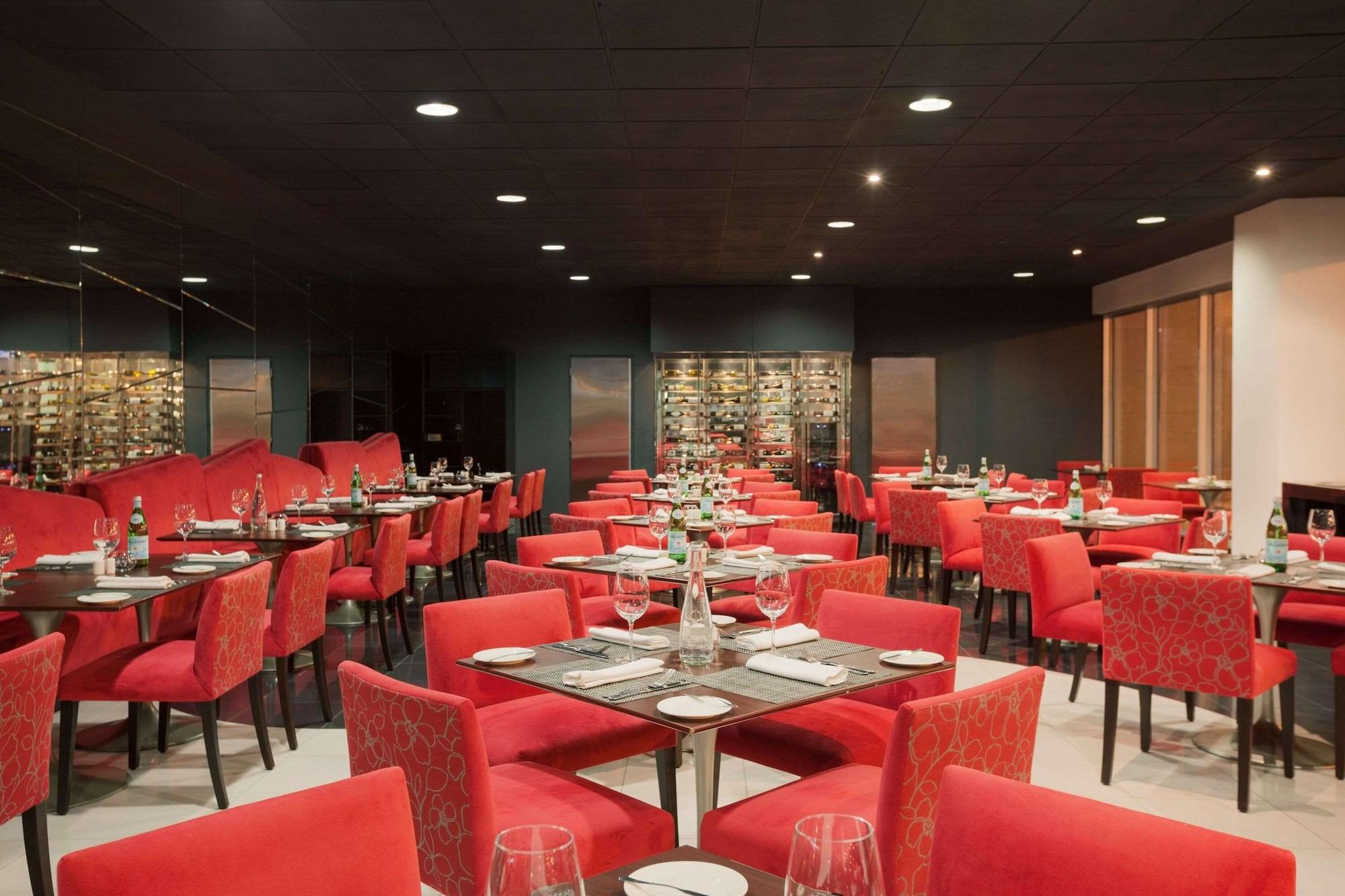 Restaurant Wyndham Costa Del Sol Lima Airport