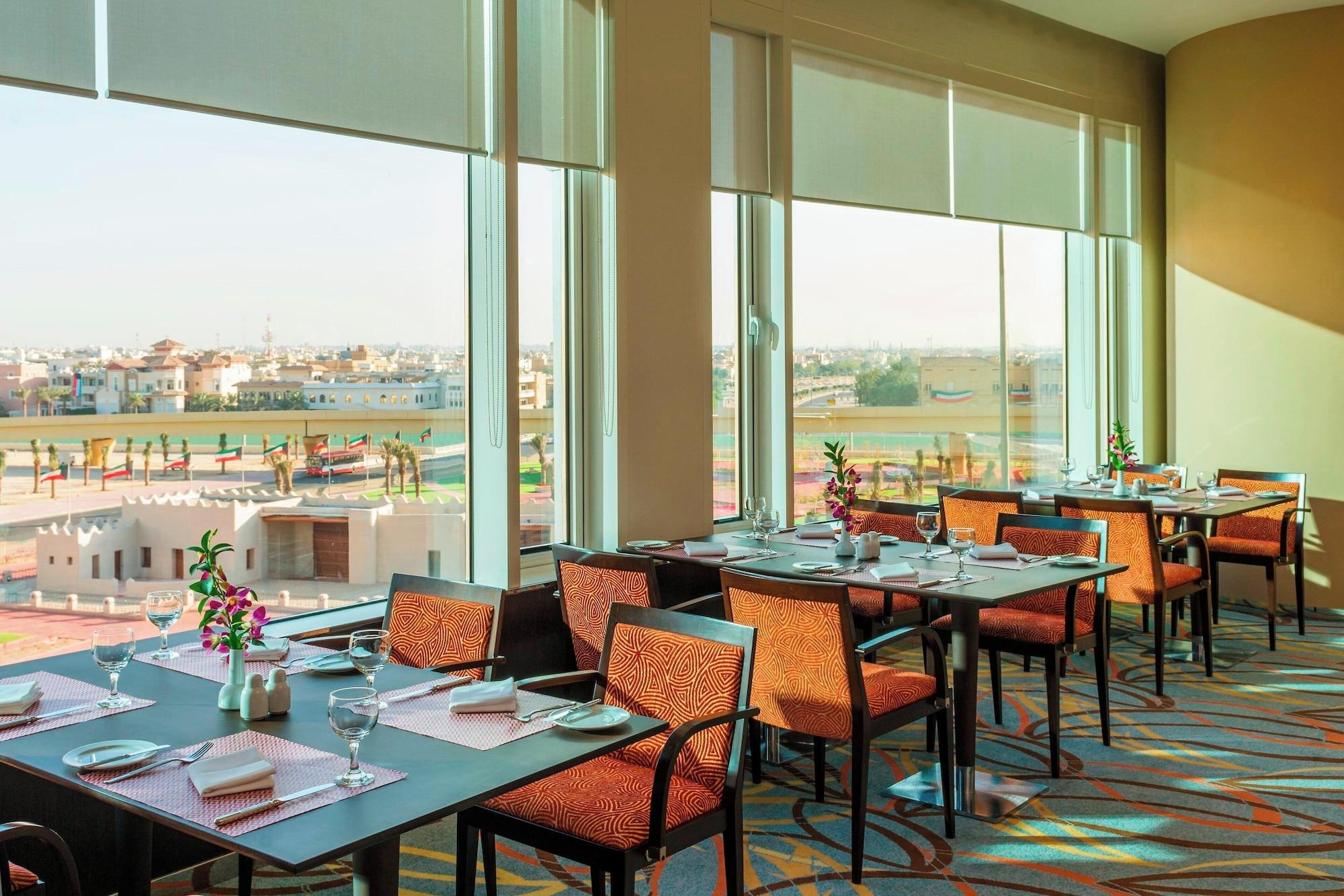 Restaurant Four Points by Sheraton Kuwait