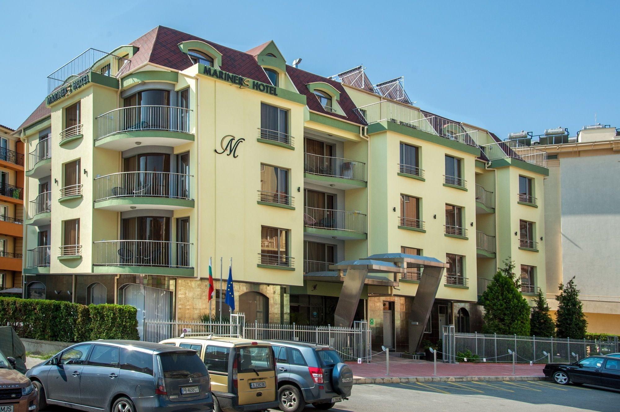 Vista Exterior Mariner's Suites