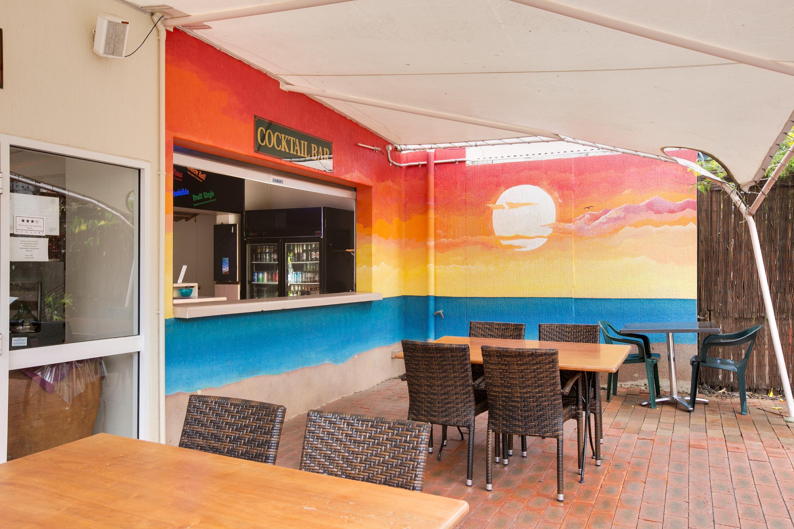 Bar/Salón Cairns City Sheridan