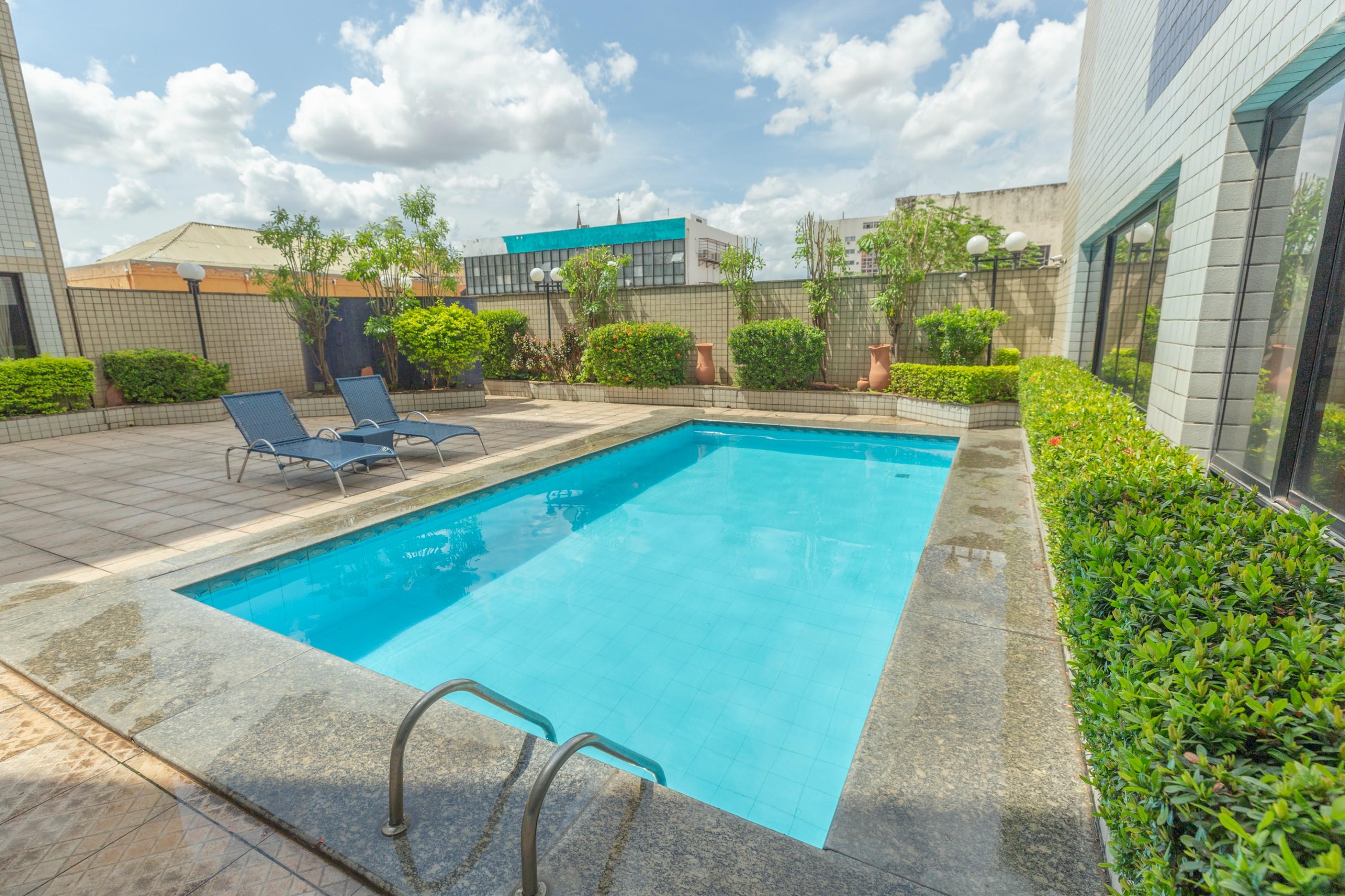 Vista Piscina OYO Real Palace Hotel, Teresina