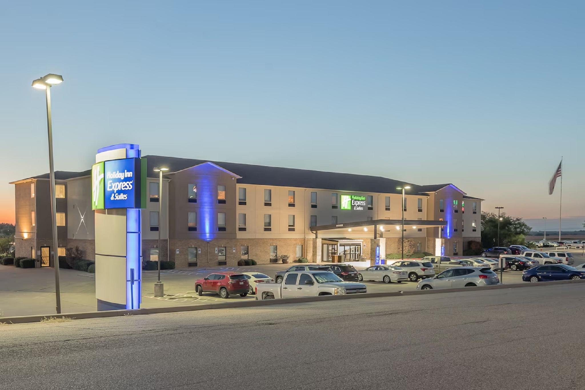 Vista Exterior Holiday Inn Express & Suites N Waco Area - West