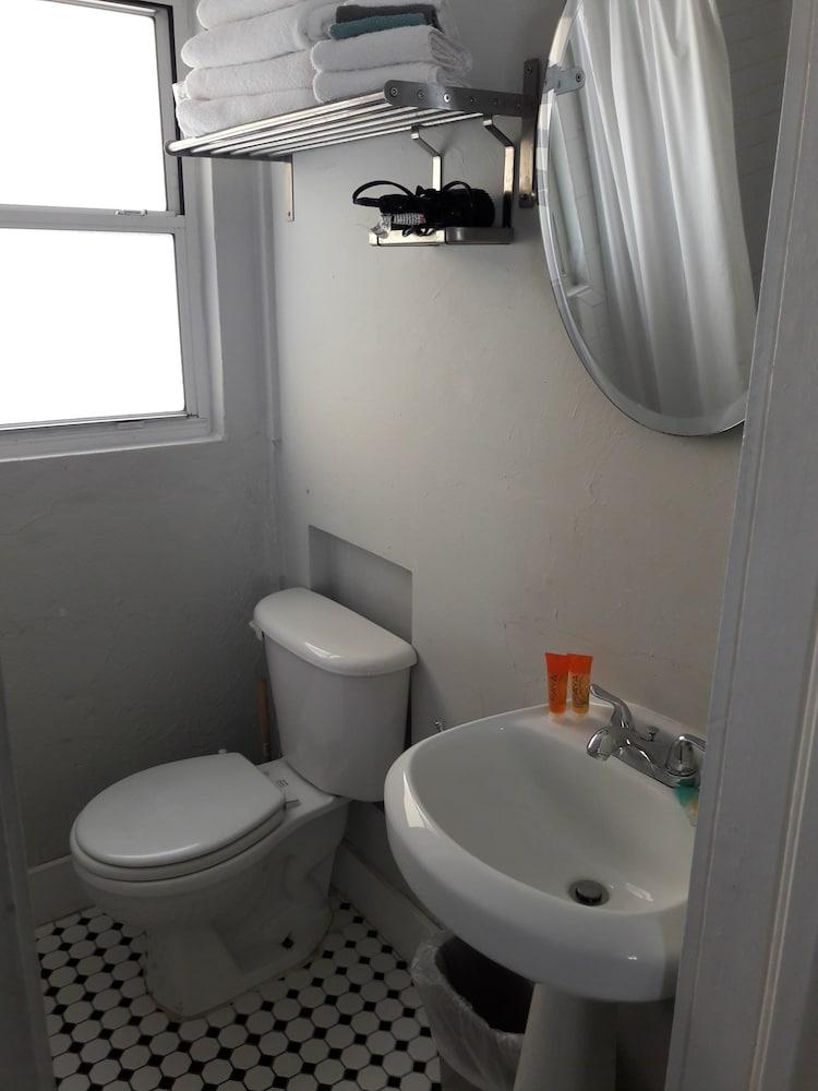 Baño Lorelei Resort Motel