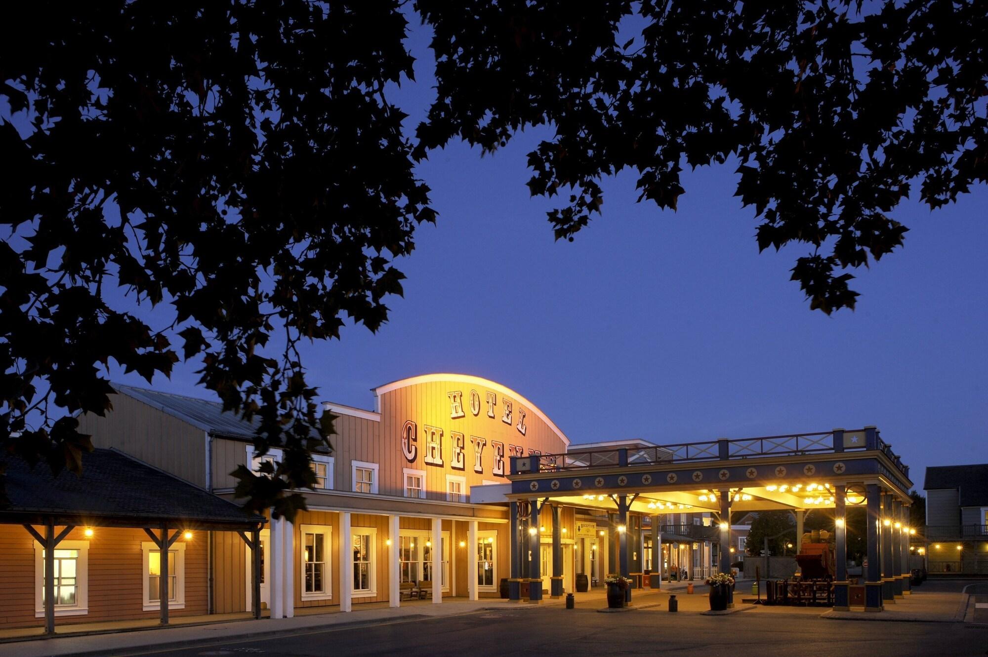 Vista Exterior Disney Hotel Cheyenne