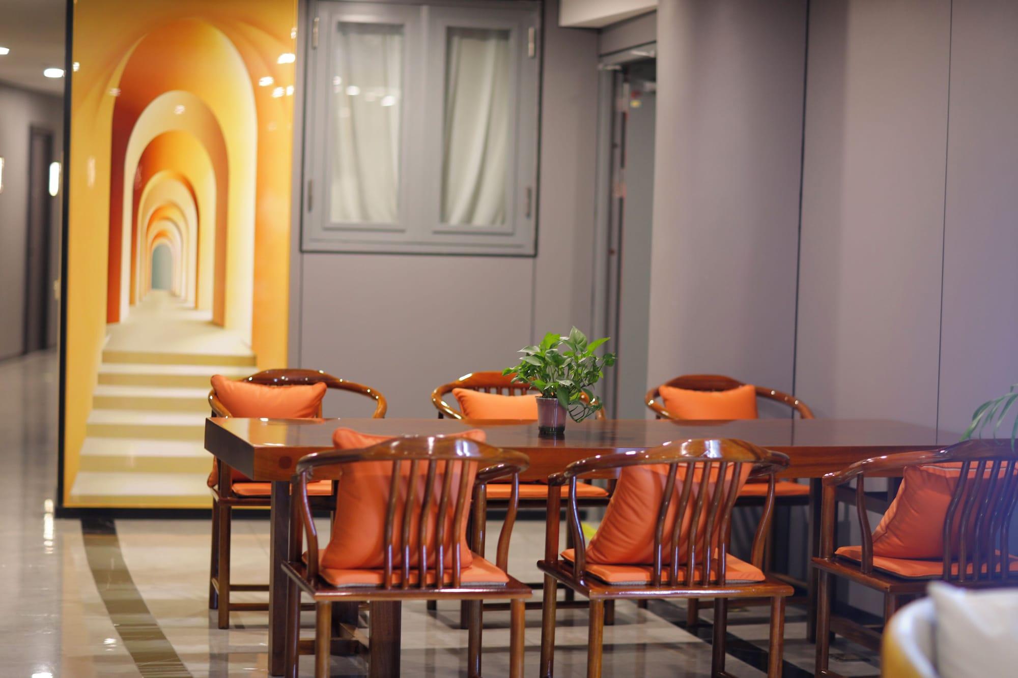 Centro de Negocios Banyueli Hotel