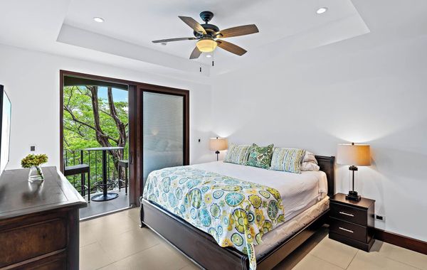 Luxury Condo with Panoramic Ocean Views, Sparkling Infinity Pool, and Modern Open-Concept Design - Hoteles todo incluido en Playa Conchal, Guanacaste