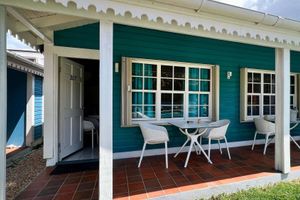 Alojamiento - Talk of the Town Inn & Suites
