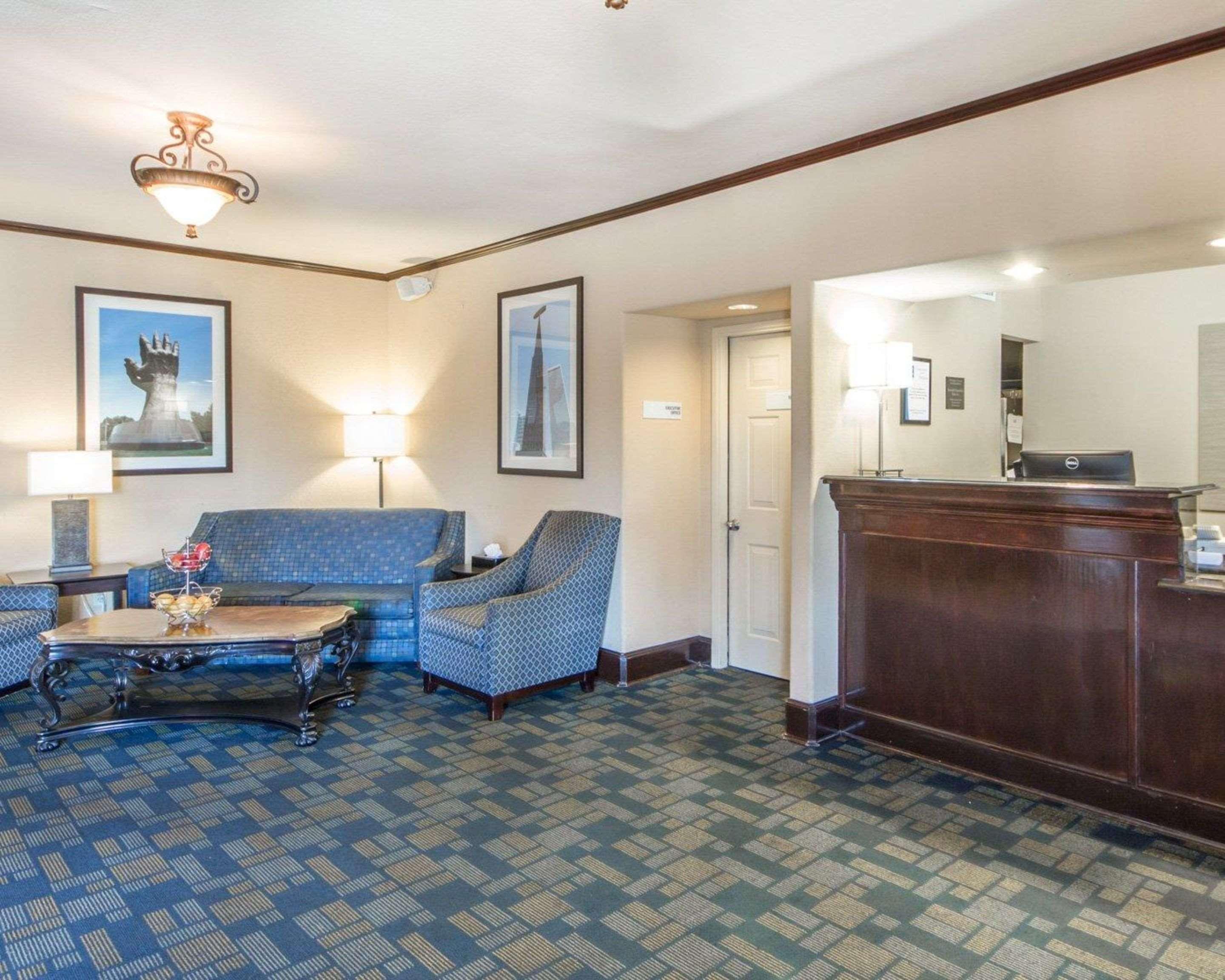 Vista Lobby Quality Inn Tulsa-Downtown West
