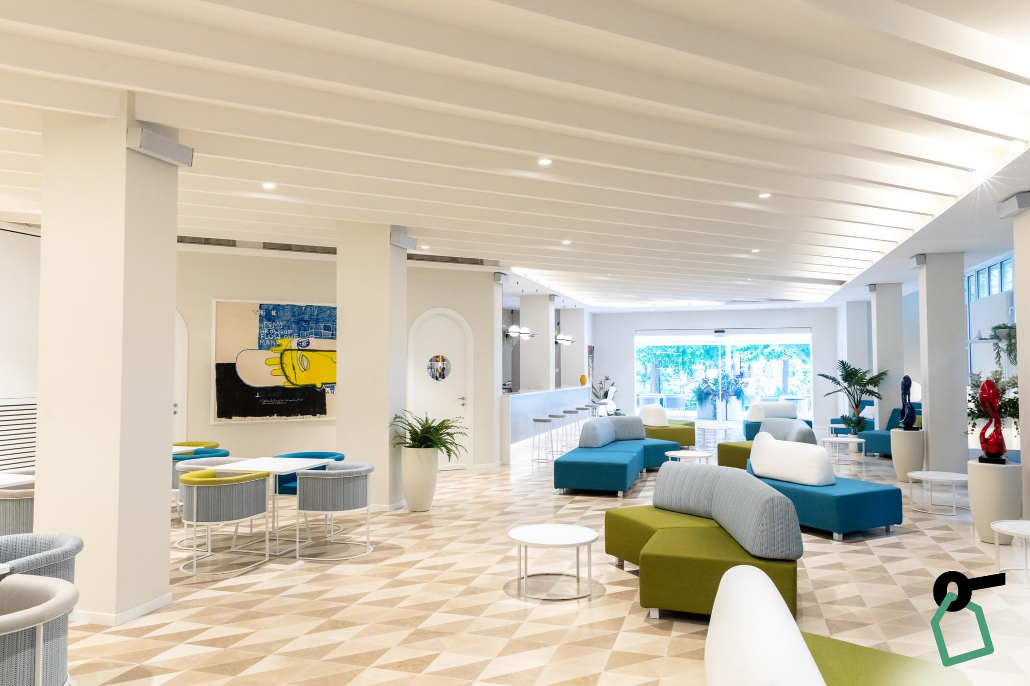 Vista Exterior HOTIDAY Room Collection - Sorrento