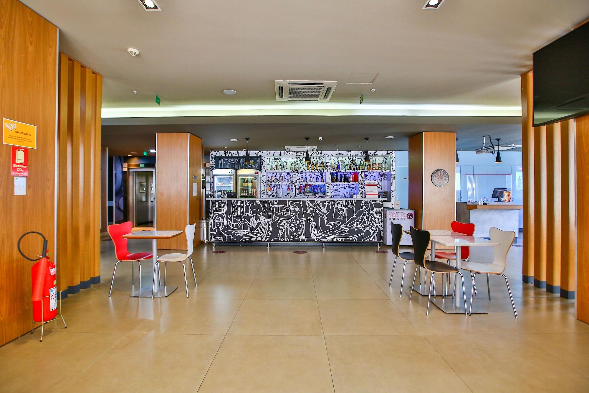 Bar/Salón Ibis Goiania