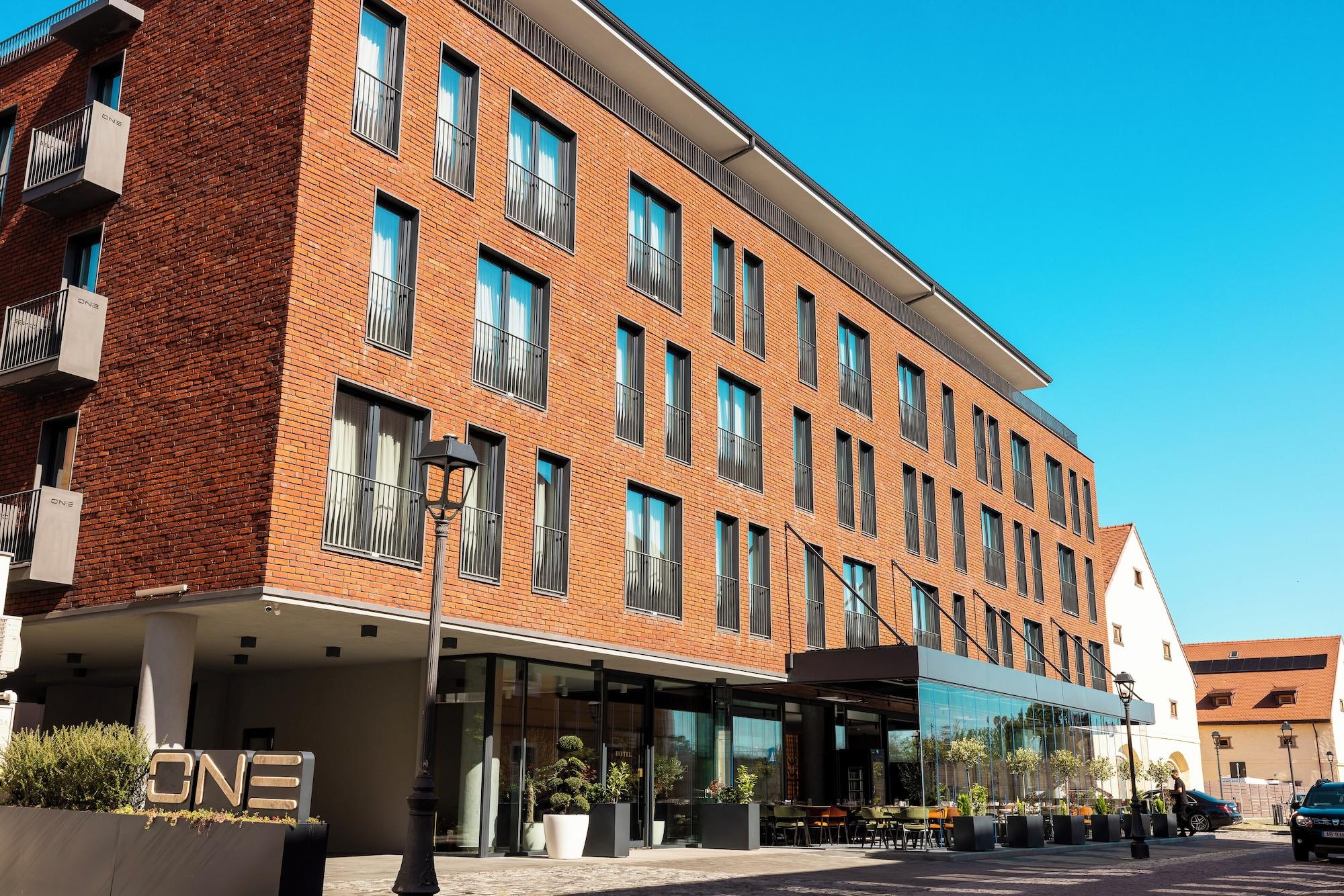 Vista Exterior ONE Hotel